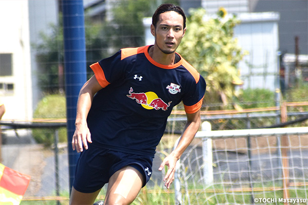 【取材ノート：大宮】手話応援デー男、誕生。杉本健勇の復調がチームを目標へ導く