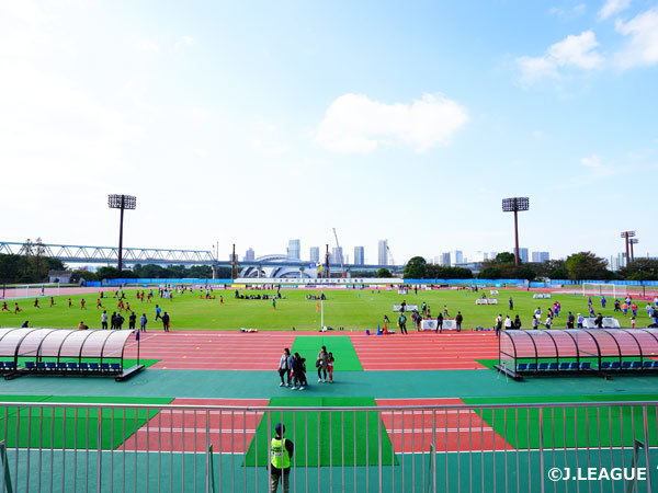 江東区夢の島競技場 夢の島 座席の基本情報と口コミ のスタジアムガイド