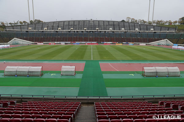 神戸総合運動公園ユニバー記念競技場 神戸ユ 座席の基本情報と口コミ ヴィッセル神戸のスタジアムガイド