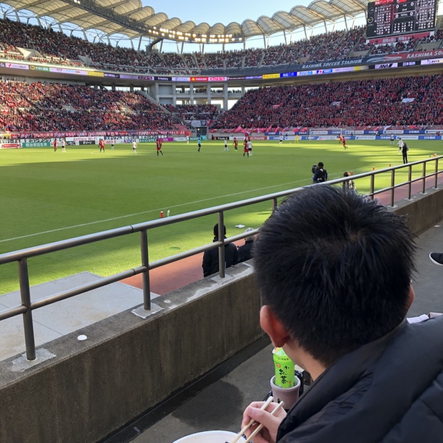 目まぐるしく変わる試合展開に釘付けです。