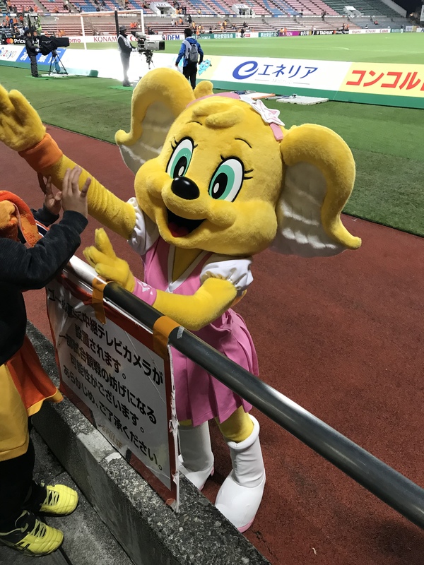 負けてもマスコットに癒される
