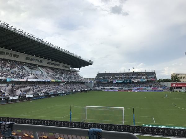 座席からこの近さ！臨場感がすごく、選手達と一体です☺️