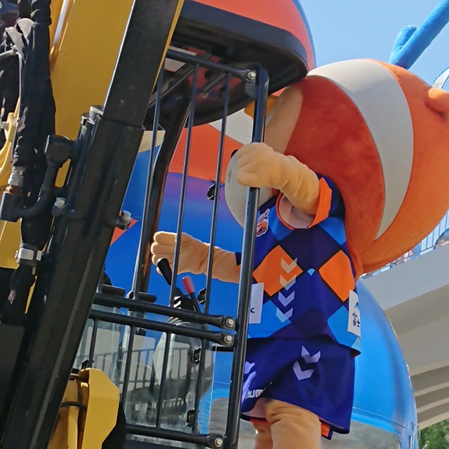 ちょっとあたまがおおきいから……