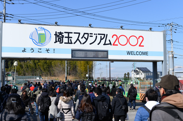 浦和美園駅から徒歩12 15分ほど 道の途中にも屋台が出てます By Tk218o 埼玉スタジアム２００２ Fuji Xerox Super Cup アクセス Js Link スタジアムナビ