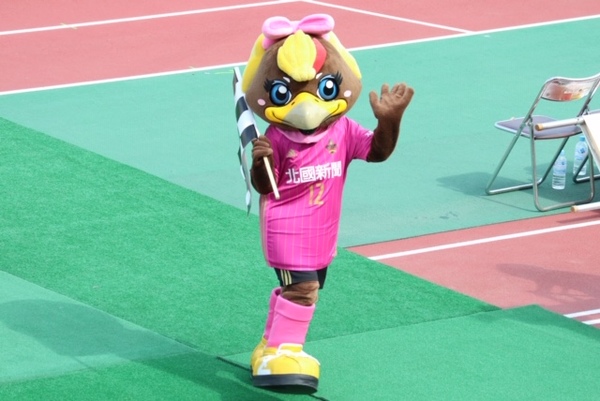 ナンシーはメンバー紹介時のリアクションが可愛すぎると思います。ぜひ注目してみてください！