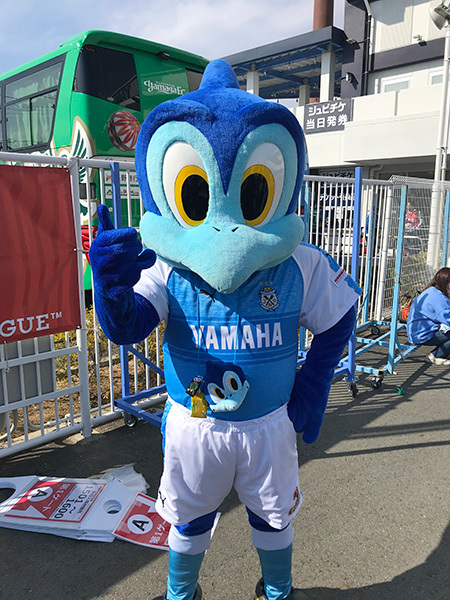 新ユニフォーム姿のジュビロくん