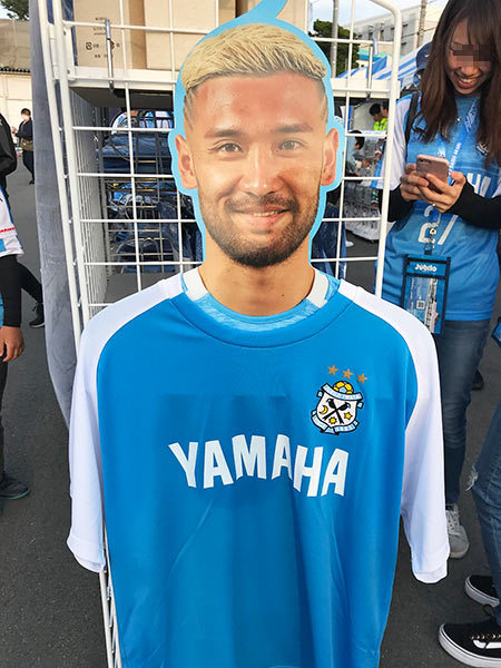 お手頃なコンフィットTシャツ