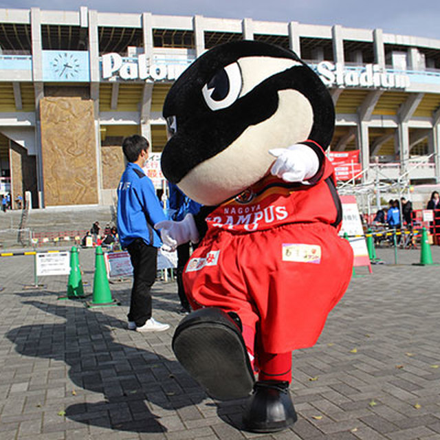 グランパスくん Jr.の見事なパフォーマンスに拍手喝采！