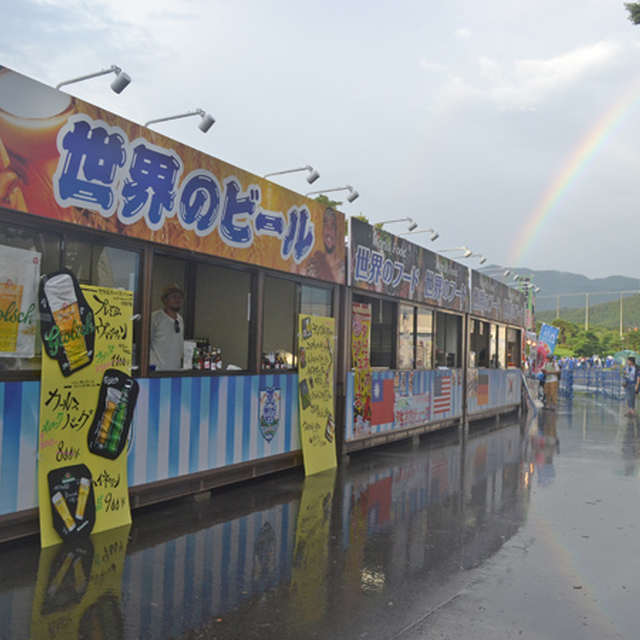 「夏祭りだモン！」の初回の今節はあいにくの雷雨