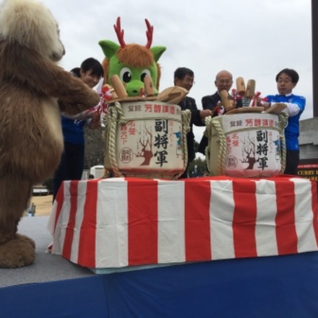 今季開幕を祝う鏡開き