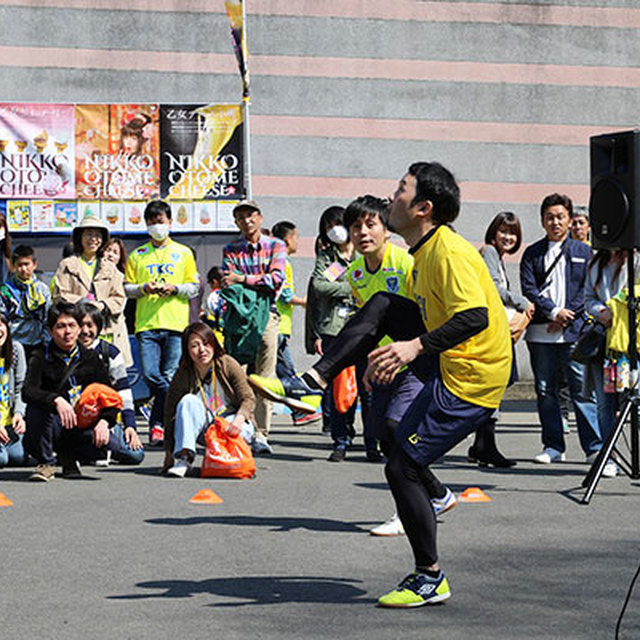 驚愕のビー玉リフティング！