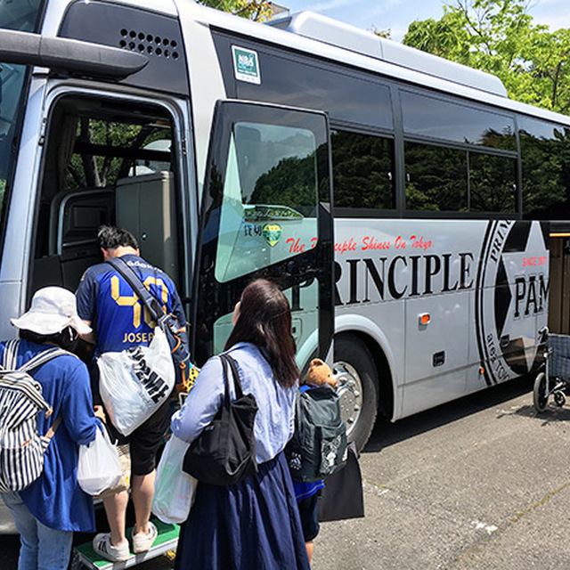 移動バスの体験乗車で選手気分！