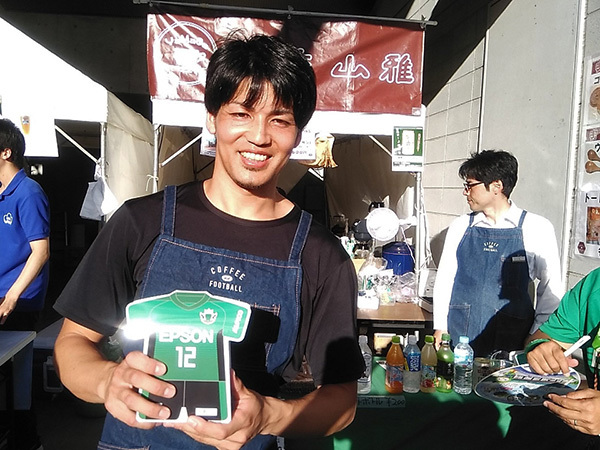 クラブOBの阿部琢久哉さんが喫茶山雅のスタッフに！