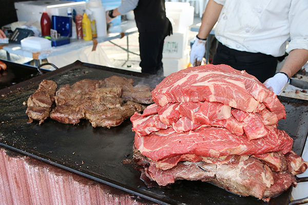 山積みされた肉・肉・肉！