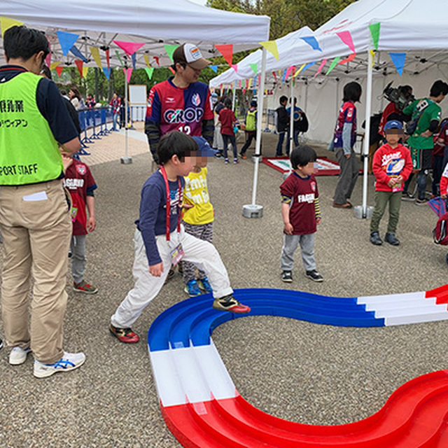 ミニ四駆など平成に流行した遊びがスタジアムに勢ぞろい！