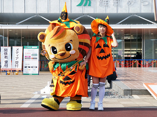 みんなで仮装して大にぎわい！