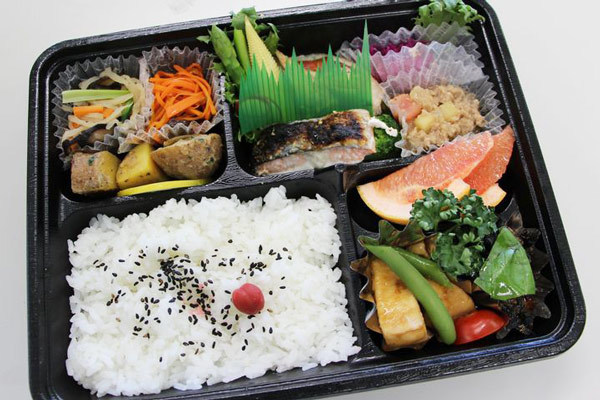 あっという間に完売の「アス飯弁当」