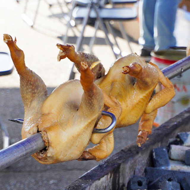 比内地鶏を丸焼きに！