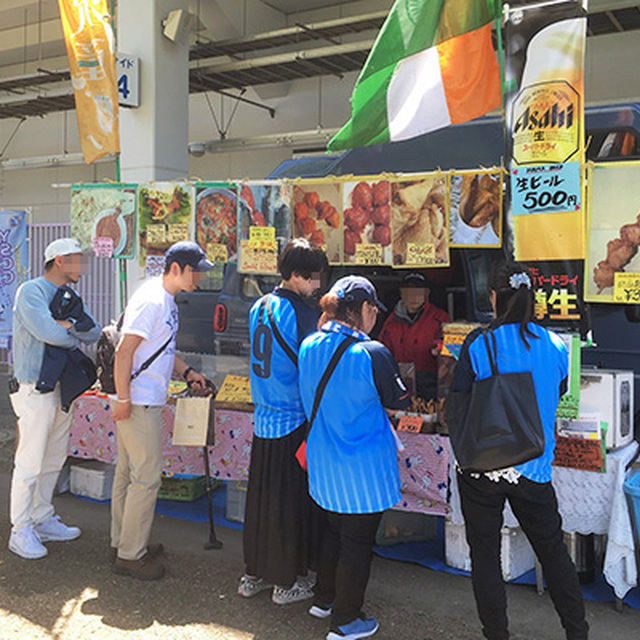 おすすめはバターチキンカレーセット！