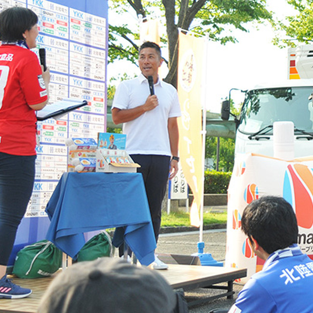 サッカー教室やトークショーで会場を盛り上げた前園真聖さん