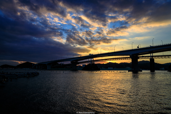 ポカスタから程近い小鳴門海峡の夕焼け空