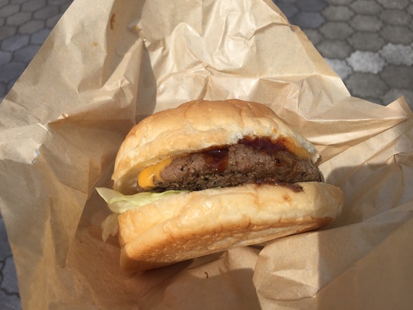 飛騨牛バーガー。うまし。