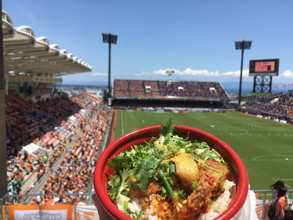 豚トロパクチー丼