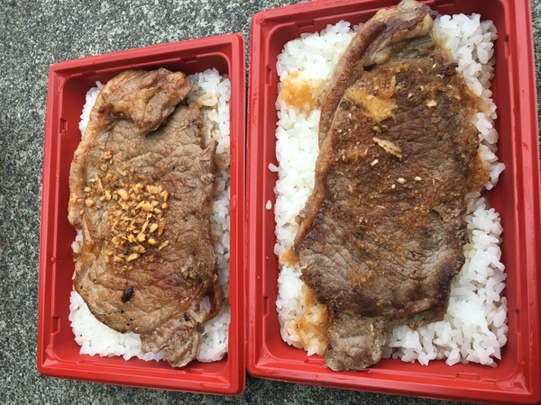 やまびこのステーキ丼！タレは2種類！