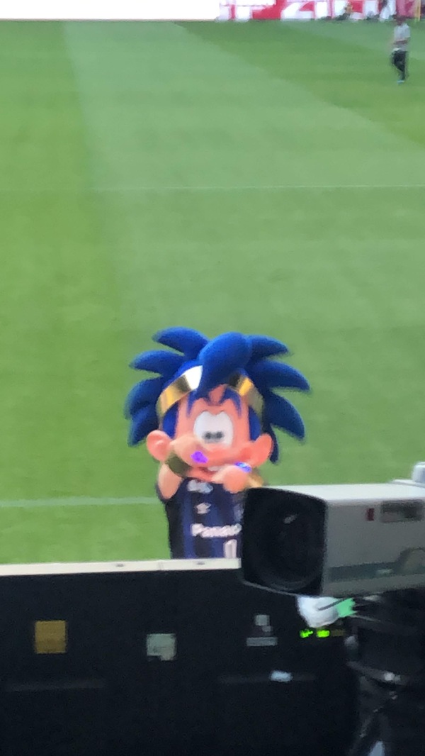 さぁ、気合い入れて試合前の選手紹介やるで！