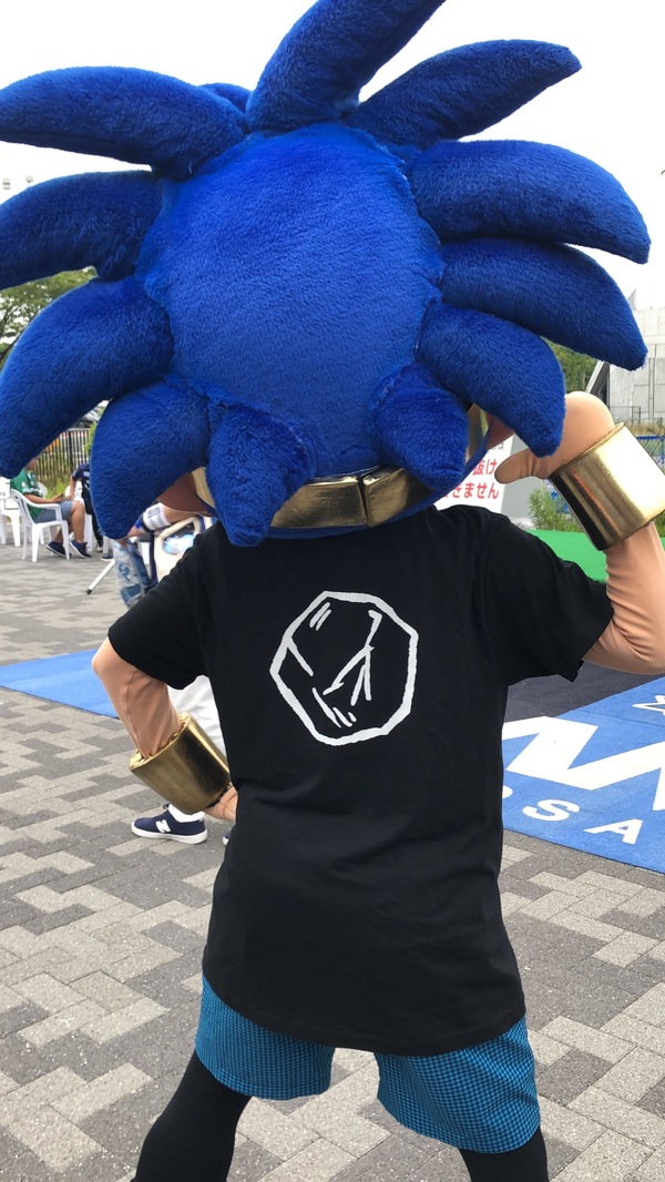 後ろ姿もええやろ！