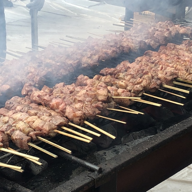 煙が上がっている所がハム焼きの目印