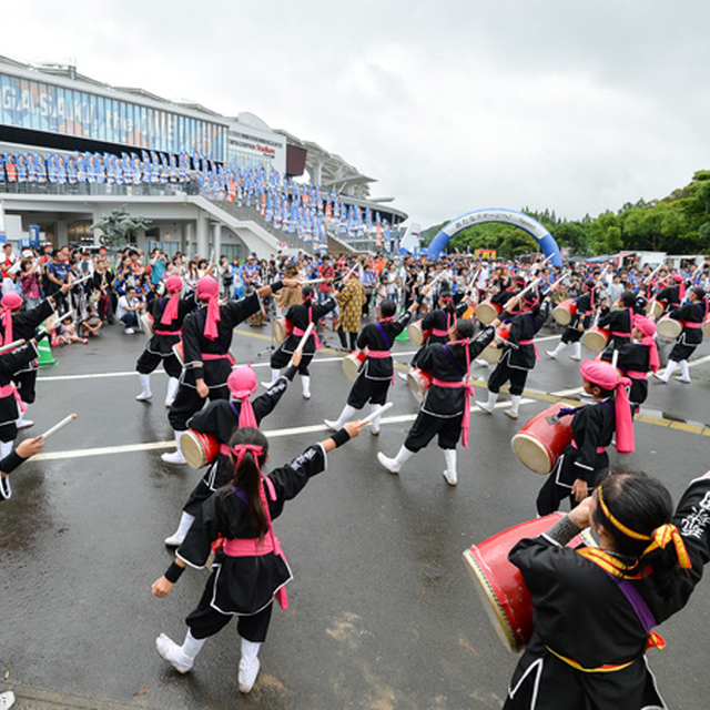 試合前にエイサーとYOSAKOIで踊り対決！