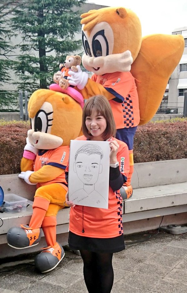 (おまけ)
あゆみお姉さんもお絵描き披露。実力は・・・・
サポーターが困惑。
