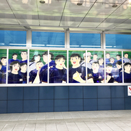 G大阪　浦和美園駅に漫画「キャプテン翼」のステンドグラスが登場