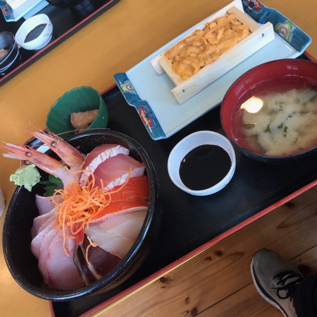 ウニ海鮮丼　2,000円